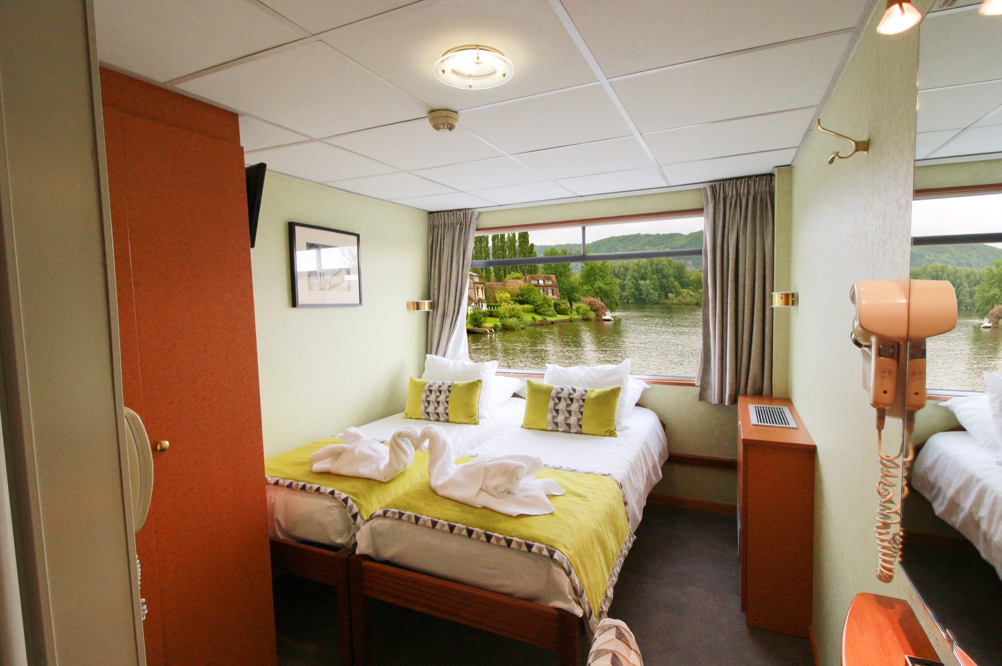 CroisiEurope MS France Accessible Cabin.jpg